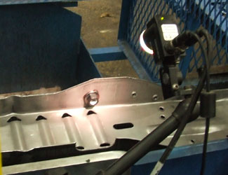 Ice工西盟体育betway业使用cognex视觉系统检查螺母和螺栓组件