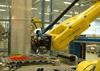 Cognex Vision指导机器人臂用于车辆制动组件检查