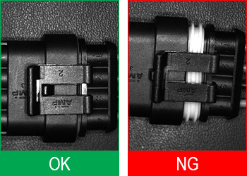 边缘学习检查汽车连接器，并根据插入将其分类为OK或NG